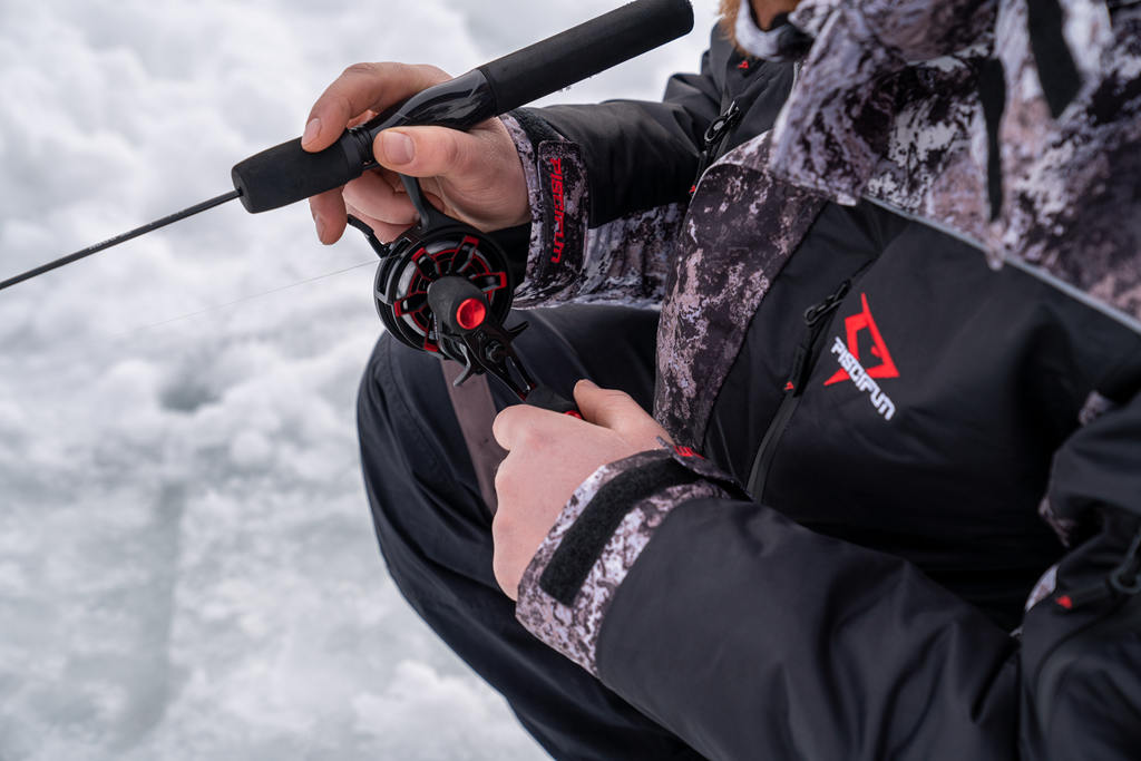 How to Use A Ice Fishing Livescope in A One Man Tent