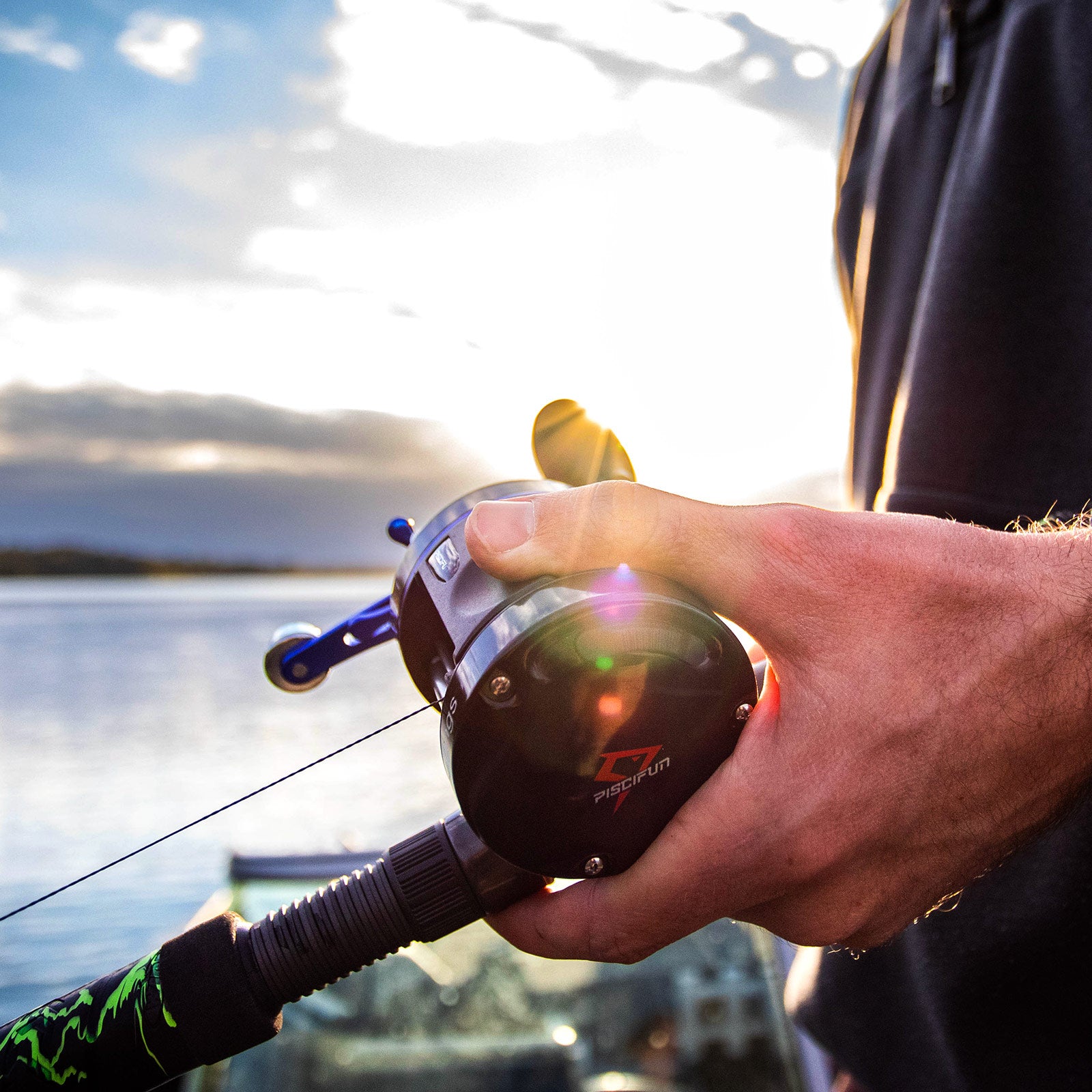 Chaos XS Round Saltwater Baitcasting Reel, 5000 / LEFT HAND / Black